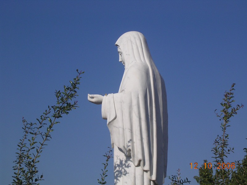 Statua della Madonna sul monte Podbrdo - Statue of Our Lady on Mount Podbrdo